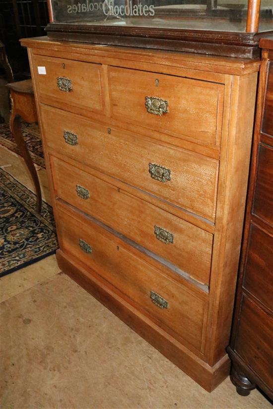 Edwardian walnut chest of drawers